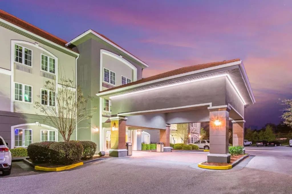 Stay Express hotel entrance